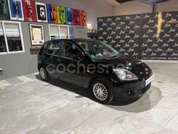 Negro Usado 2007 Ford Fiesta Futura Utilitario | 5500 € (Caro)