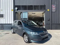 Gris / plata Usado 2020 Skoda Fabia Ambition Berlina | 10.999 € (Precio justo)