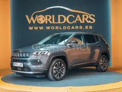 Gris / plata Usado 2021 Jeep Compass SUV | 22.775 € (Precio justo)