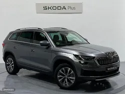 Gris / plateado Usado 2024 Skoda Kodiaq Style SUV | 35.500 € (Precio justo)