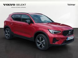 Rojo Nuevo 2025 Volvo XC40 Plus SUV | 42.900 € (Precio justo)
