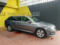 Gris / plata Usado 2022 Skoda Superb Ambition Berlina | 22.495 € (Un poco caro)