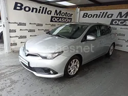 Gris / plata Usado 2017 Toyota Auris Hybrid Business Edition Berlina | 11.200 € (Precio justo)