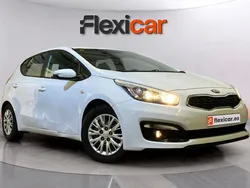 Blanco Usado 2016 Kia Ceed Berlina | 7990 € (Buen precio)