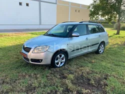 Gris / plata Usado 2009 Skoda Fabia Style Familiar | 3999 € (Super precio)
