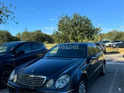 Azul Usado 2002 Mercedes E240 Elegance Berlina | 4800 €
