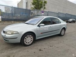 Gris / plata Usado 2003 Renault Laguna II Privilege Berlina | 1650 € (Precio justo)