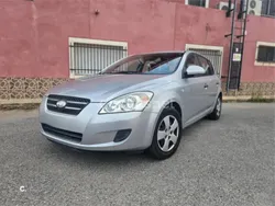Gris / plata Usado 2007 Kia Ceed Active Berlina | 3000 € (Buen precio)
