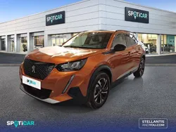 Naranja Usado 2023 Peugeot 2008 Allure SUV | 25.295 € (Un poco caro)