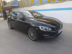 Negro Usado 2016 Volvo V60 Momentum Familiar | 12.800 €