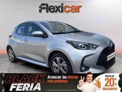 Gris Usado 2024 Toyota Yaris Hybrid Active Berlina | 18.990 € (Buen precio)