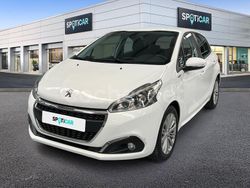 Usado 2018 Peugeot 208 Signature Sky Utilitario | 10.990 €