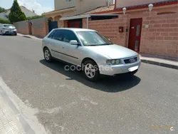 Gris / plata Usado 2002 Audi A3 Attraction Berlina | 1800 € (Buen precio)