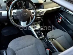 Gris / plata Usado 2009 Opel Astra Enjoy Berlina | 3800 € (Precio justo)
