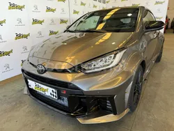 Gris / plata Usado 2024 Toyota Yaris Berlina | 58.800 €