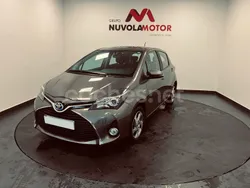 Marrón Usado 2016 Toyota Yaris Hybrid Advance Berlina | 11.490 € (Precio justo)