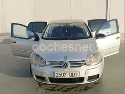Usado 2004 VW Golf IV Advance Berlina | 2300 € (Precio justo)