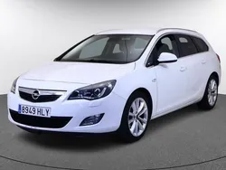 Usado 2012 Opel Astra Excellence Familiar | 9940 € (Caro)
