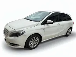 Blanco Usado 2012 Mercedes B180 Monovolumen | 8990 € (Caro)