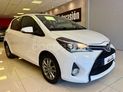 Blanco Usado 2016 Toyota Yaris Advance Berlina | 9100 € (Precio justo)
