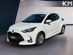 Blanco Usado 2021 Toyota Yaris Hybrid Business Edition Berlina | 19.500 € (Un poco caro)