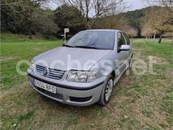 Gris / plata Usado 2001 VW Polo Trendline Berlina | 1750 € (Buen precio)