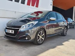 Gris / plata Usado 2017 Peugeot 208 Allure Utilitario | 6900 € (Precio justo)