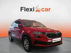 Rojo Usado 2023 Skoda Karoq Ambition SUV | 18.290 € (Super precio)