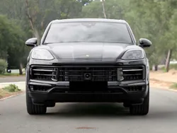 Negro Nuevo 2024 Porsche Cayenne SUV | 130.700 €