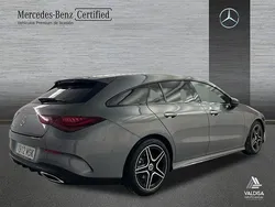 Gris / plata Usado 2024 Mercedes CLA200 Shooting Brake AMG line Familiar | 38.800 € (Precio justo)