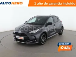 Gris / plata Usado 2022 Toyota Yaris Hybrid Plus Berlina | 21.699 € (Precio justo)