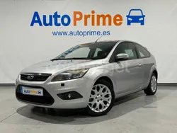 Gris / plata Usado 2008 Ford Focus Trend Berlina | 3670 € (Precio justo)