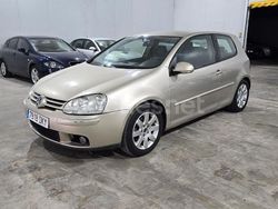 Beige Usado 2005 VW Golf IV Trendline Berlina | 2999 € (Buen precio)