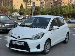 Blanco Usado 2014 Toyota Yaris Hybrid Advance Berlina | 9900 € (Precio justo)