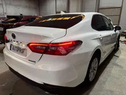 Blanco Usado 2022 Toyota Camry Advance Berlina | 8599 €
