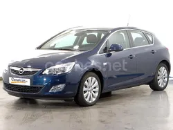 Azul Usado 2011 Opel Astra Cosmo Berlina | 8925 € (Precio justo)