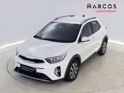 Blanco Usado 2024 Kia Stonic SUV | 18.300 € (Precio justo)