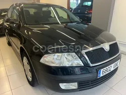 Negro Usado 2008 Skoda Octavia Berlina | 2500 €