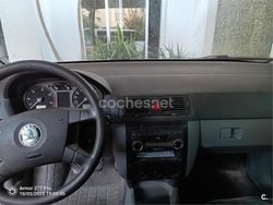 Gris / plata Usado 2002 Skoda Fabia Classic Utilitario | 1400 € (Un poco caro)