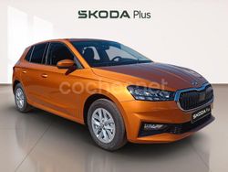 Naranja Nuevo 2025 Skoda Fabia Selection Utilitario | 19.190 € (Precio justo)