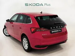Rojo Usado 2024 Skoda Scala Selection Utilitario | 19.350 € (Precio justo)