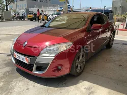 Rojo Usado 2010 Renault Mégane III Dynamique Coupe | 8890 € (Precio justo)