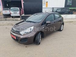 Beige Usado 2012 Kia Rio Berlina | 4500 € (Buen precio)