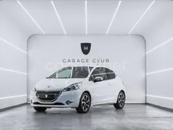 Blanco Usado 2013 Peugeot 208 Allure Utilitario | 8499 € (Precio justo)