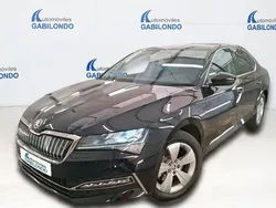 Negro Usado 2021 Skoda Superb LAURIN & KLEMENT Berlina | 27.900 €