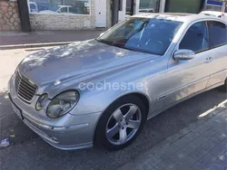 Gris / plata Usado 2002 Mercedes E270 Avantgarde Berlina | 3900 € (Buen precio)
