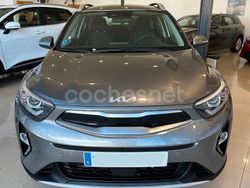 Gris / plata Usado 2024 Kia Stonic SUV | 20.800 € (Un poco caro)