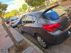 Gris / plateado Usado 2010 Opel Astra Enjoy Berlina | 4000 € (Precio justo)