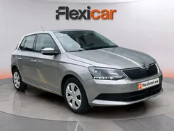 Gris Usado 2015 Skoda Fabia Active Berlina | 7490 € (Buen precio)