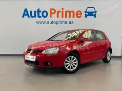 Rojo Usado 2007 VW Golf V Sportline Berlina | 4970 € (Precio justo)